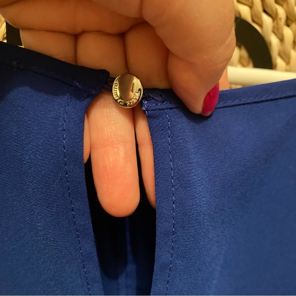 Vince Camuto Flutter Bell Sleeve Crepe Blouson Top Royal Blue Women’s Size XL - Picture 4 of 4